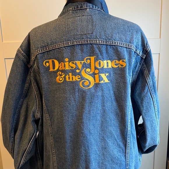 Daisy Jones and the Six crew gift Levi’s Jean jacket XL Virgil style - Picture 2 of 12
